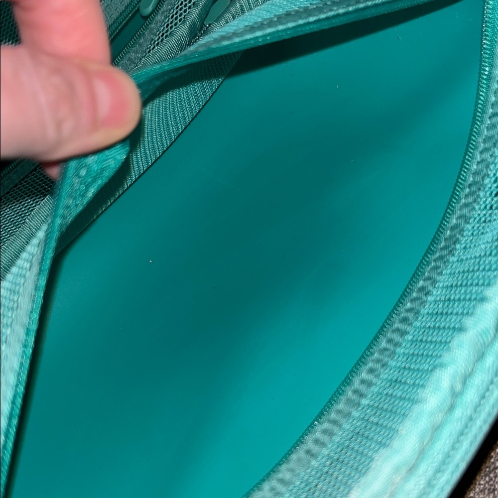 One Skin Teal Cosmetic Bag - Picture 7 of 10
